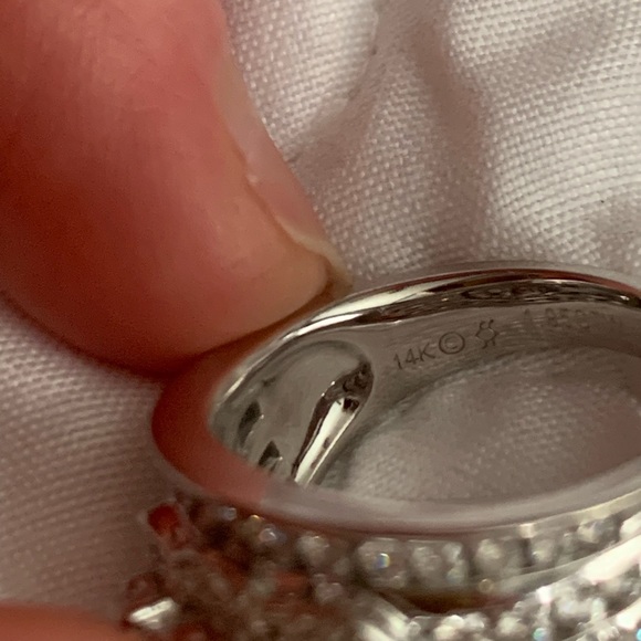 STUNNING 14K Engagement Ring — WILLING TO TRADE for jewelry or a Chanel bag 😘 - Picture 5 of 9